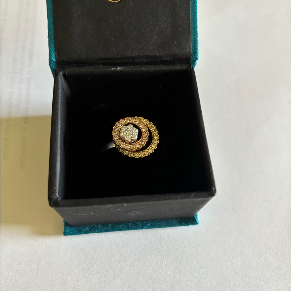 Chic Gold and Silver Women's Ring - Swivel! Size 10